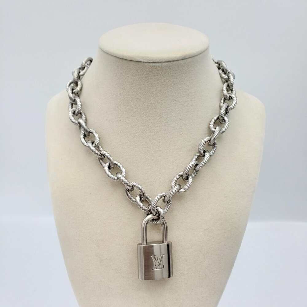 Authentic Louis Vuitton Padlock w/Unbranded Stainless Steel Plated Silver Chain - Picture 2 of 9
